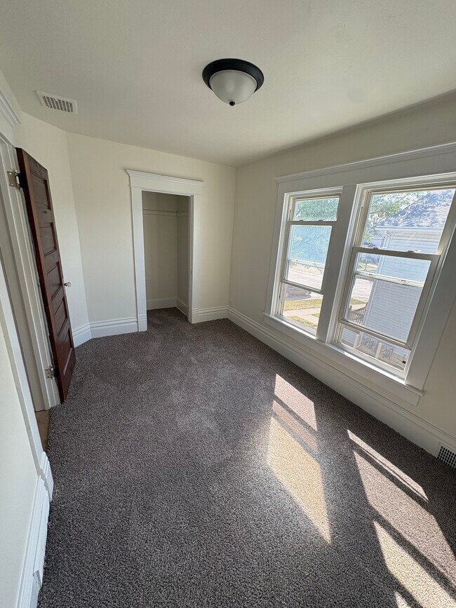 219 4th St Unit 219 4th St. Upper