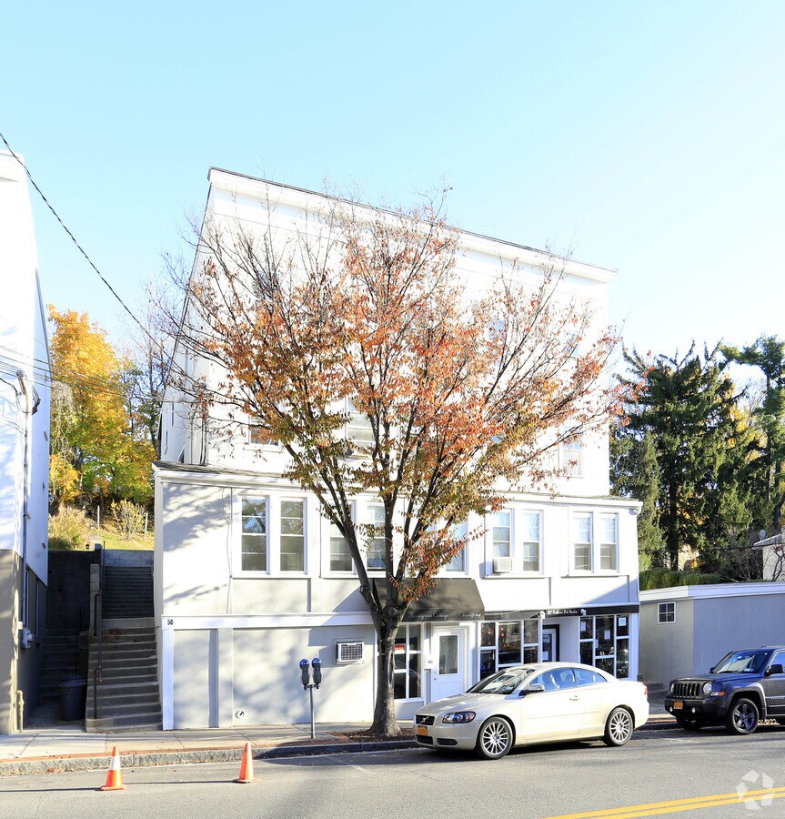 Primary Photo - 50 Main St