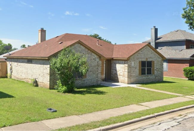 Building Photo - 1123 Disraeli Cir Rental