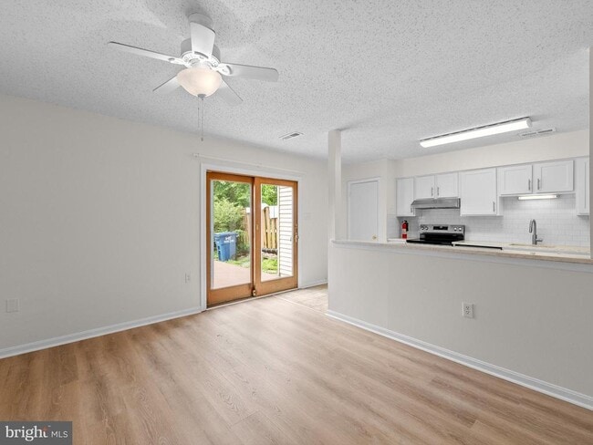 Photo - 2178 Mager Dr