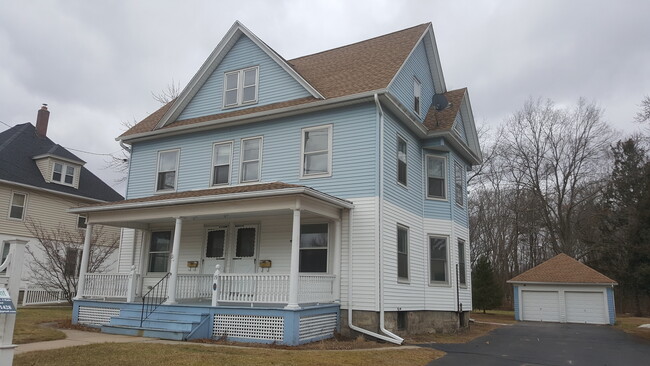 Building Photo - 17 Naubuc Ave Unit 17 Naubuc Rental