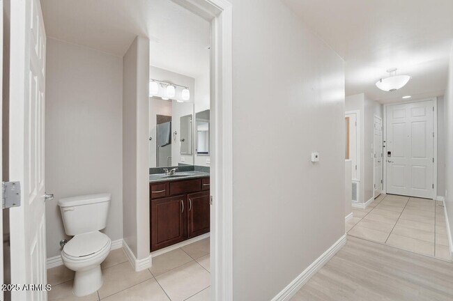 Photo - 5350 E Deer Valley Dr Unidad 2420