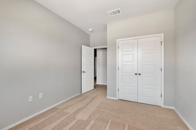 Photo - 3 Bedroom, 2 Bath Duplex in Georgetown