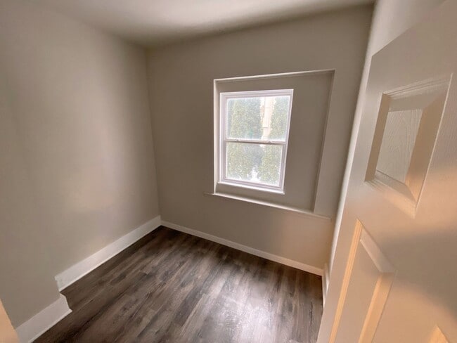 Building Photo - 531 N Appleton St Unit Lower