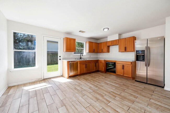 Photo - 1235 Chalk Rock Dr