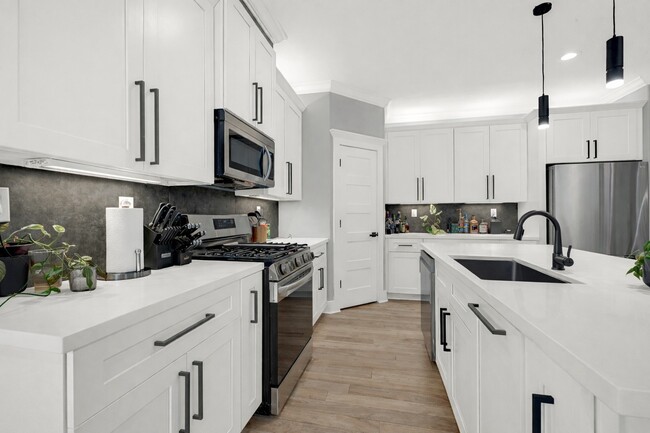 Photo - 3513 Omega St