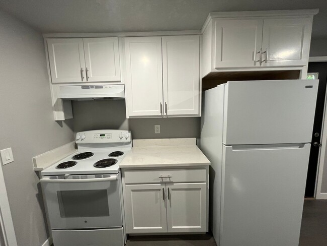 Photo - perf01* Apartment Unit 5