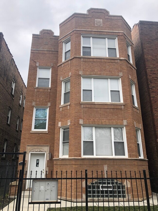 Photo - 8114 S Ellis Ave