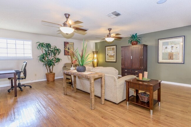 Photo - Avistar At The Oaks