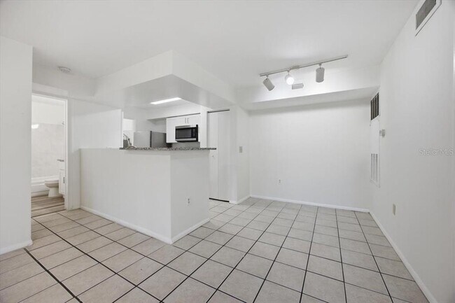 Photo - 3032 Parkway Blvd Unit 307