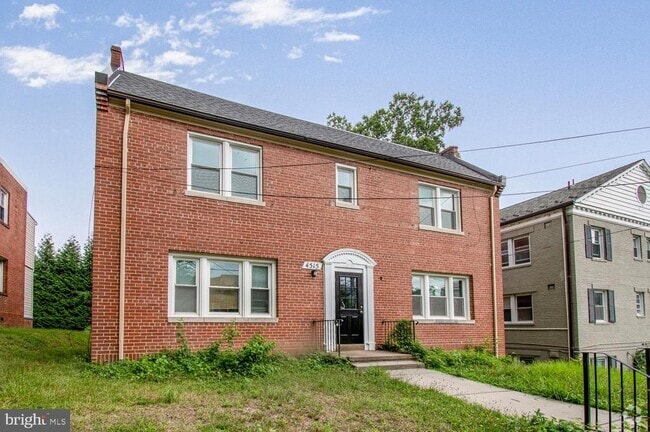 Building Photo - 4515 Avondale St Rental
