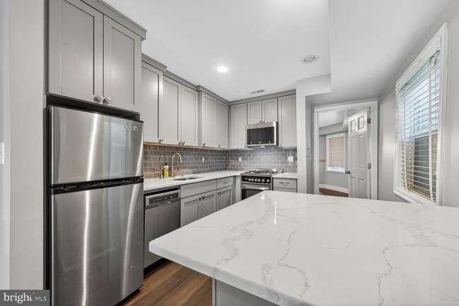 Photo - 1409 Hopkins St NW