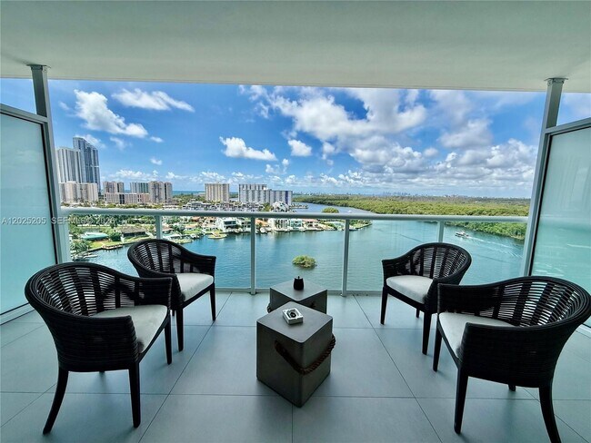 Photo - 400 Sunny Isles Blvd Unidad 1404