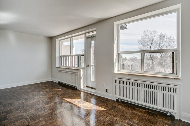 1-Bed - Living Room