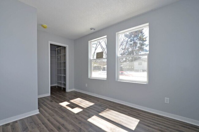 Building Photo - 681 Glencoe St NE Rental