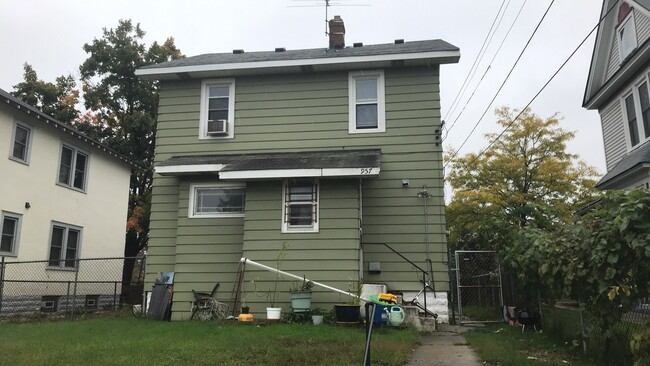 Photo - Charming 3 bedroom 1 bath in University/Lexington neighborhood!