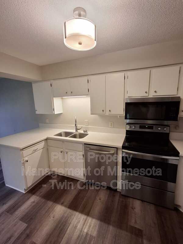 Photo - 9468 Kingsview Ln N Townhome