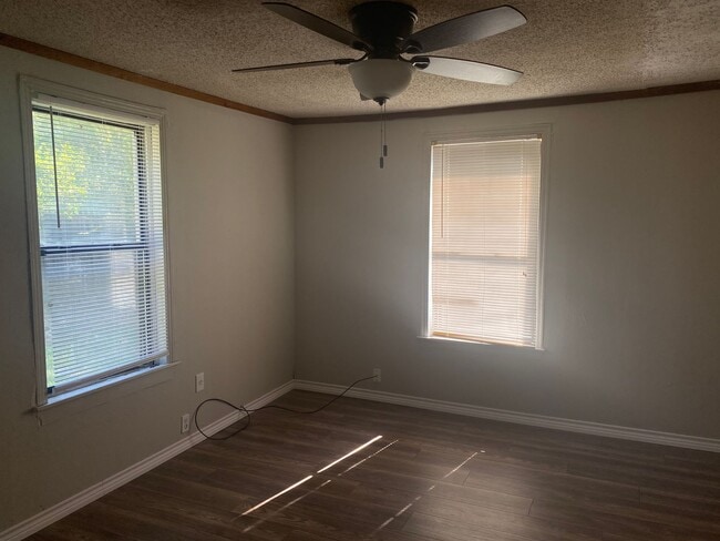 Photo - 3/2 in Quiet Denison Neighborhood