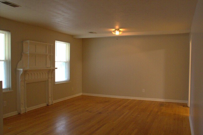 Photo - 514 Delaney Rd NW