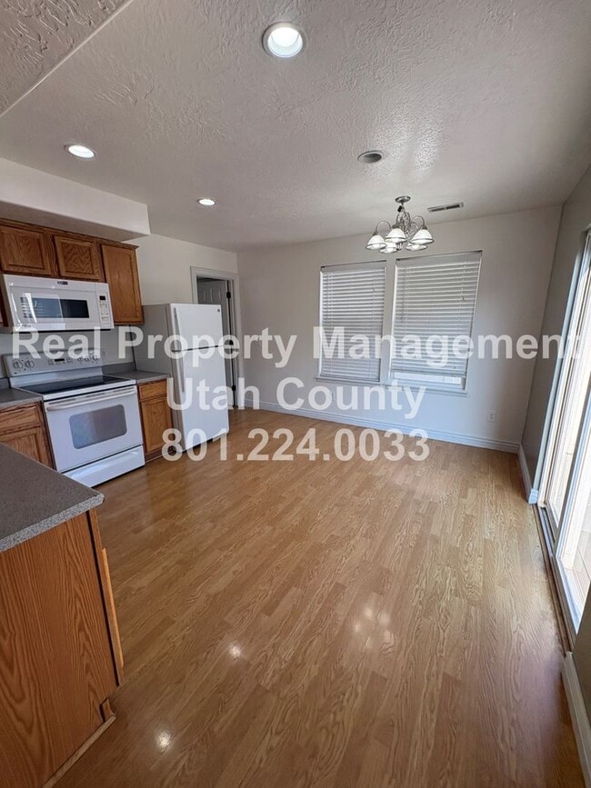 Photo - 1354 Dunmore Dr