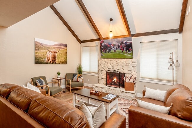 Photo - 714 N Beachwood St