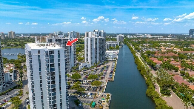 Building Photo - 20505 E Country Club Dr Unit PH-38 Rental