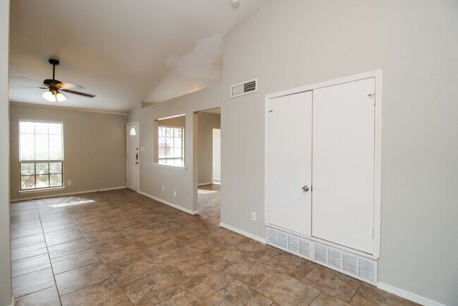 Photo - 5609 Powers St