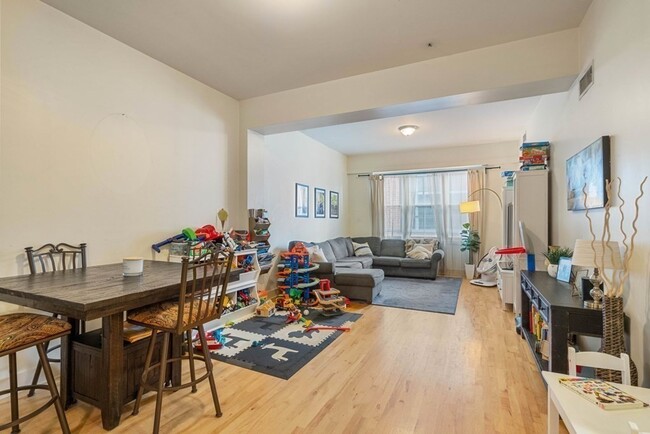 Photo - 30 Parmenter St Apartment Unit #3