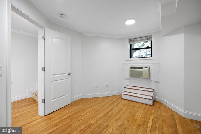 Photo - 1828 California St NW