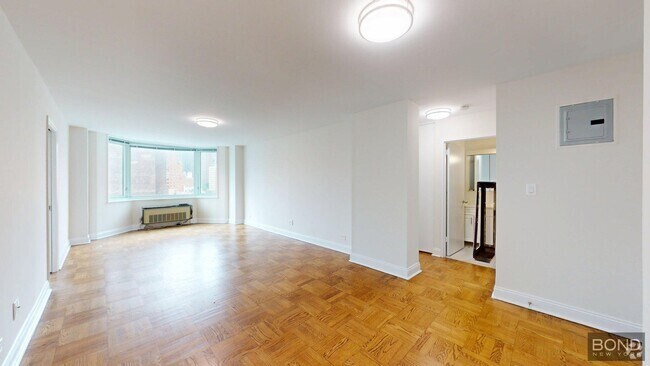Building Photo - 400 E 71st St Unit 12E Rental