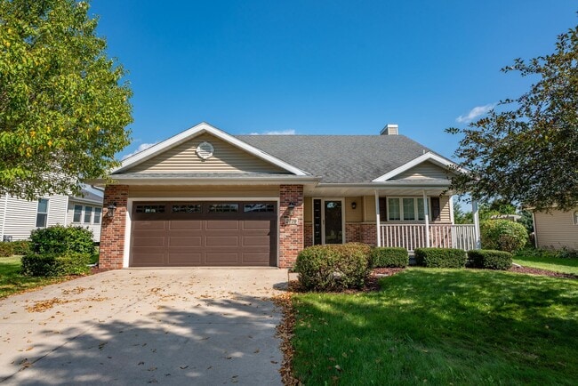 Building Photo - 2770 Sunflower Dr