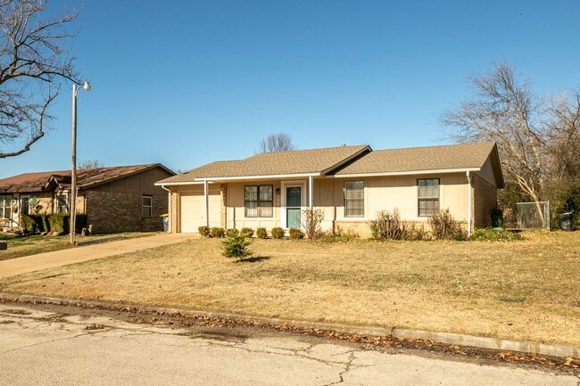 Photo - Newly renovated 3 bed / 1.5 Bath in Glenpool, Available 7/14!