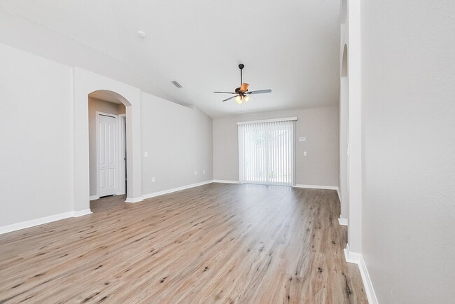 Photo - 12724 Lake Vista Dr