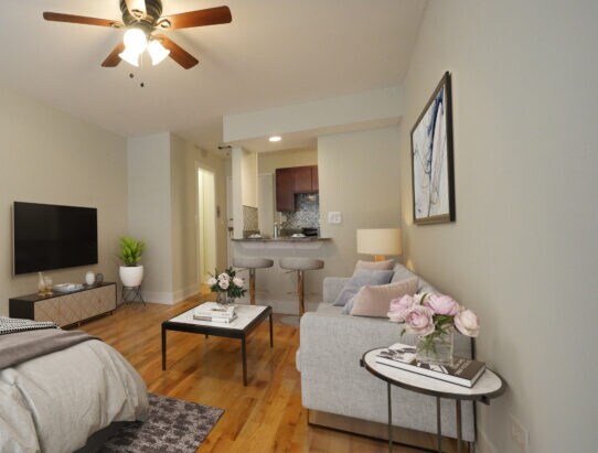 Photo - 514 W Barry Ave