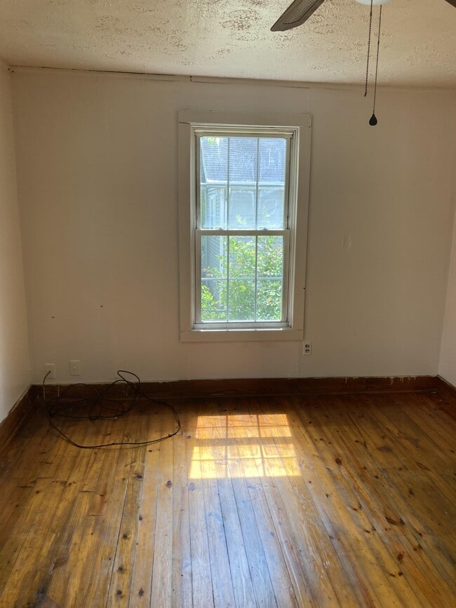 Photo - 1413 E 18th St