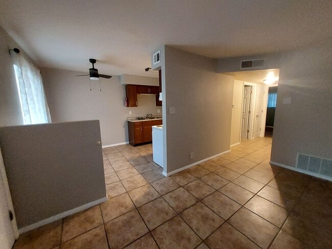 Photo - 2408 Chelwood Park Blvd NE