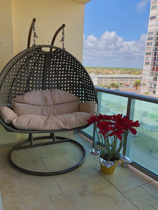 Photo - 2501 S Ocean Dr Unidad 605 (Available NOW!