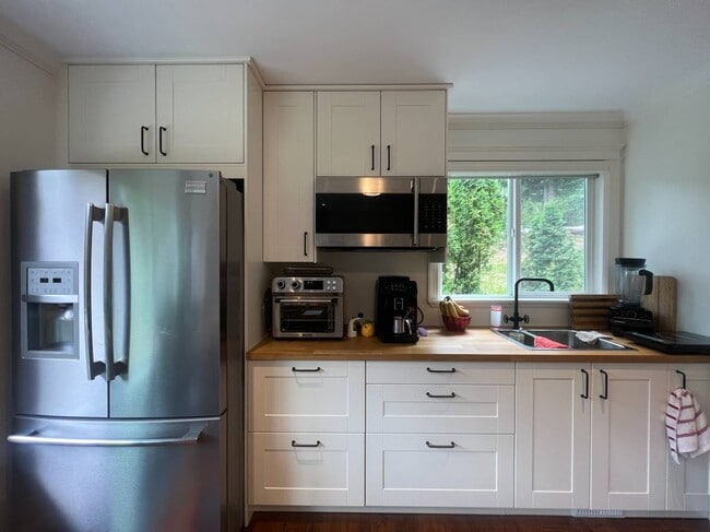 Building Photo - 26450 Ferguson Av