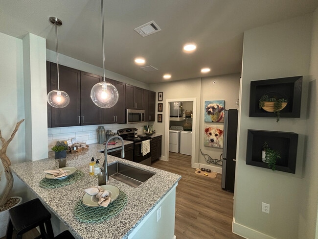 Photo - 425 El Rio St Unidad b4