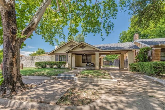 Photo - 2230 Mistletoe Ave House