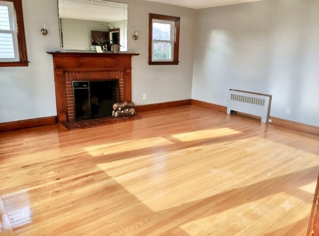Photo - 1125 Smith St
