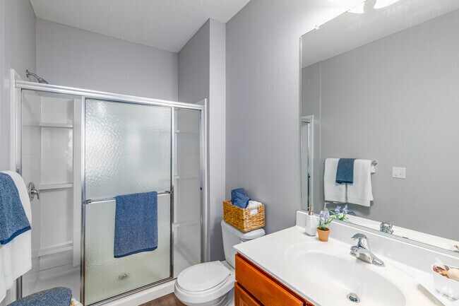 2BR, 2BA - 1099SF - Primary Bathroom