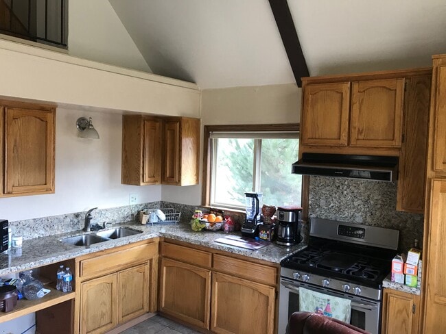 Photo - 23740 Lakeview Dr