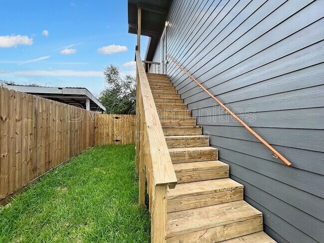 Photo - 906 Boyd Ct
