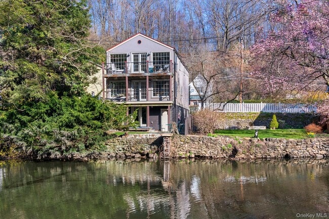 Photo - 235 Piermont Ave Unidad 2