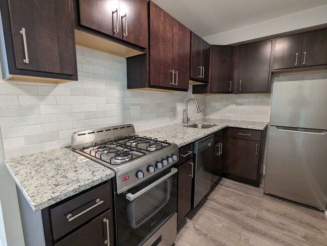 445 W Barry Ave Unit 528