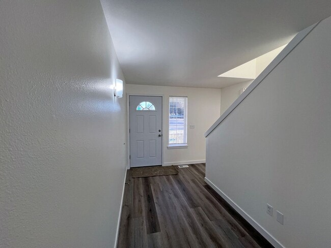 Photo - 16241-16243 Curry Ct SE