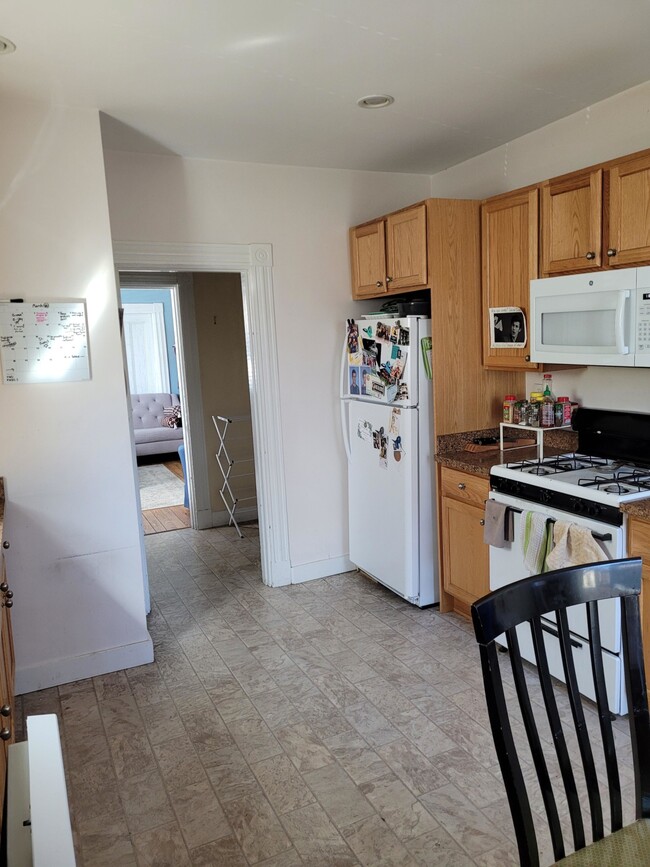 Building Photo - 5 Irving St Unit #1 Rental