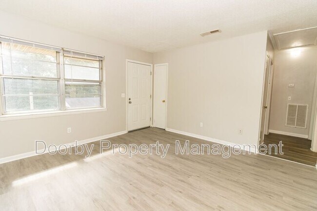 Photo - 6413 Basswood Ln