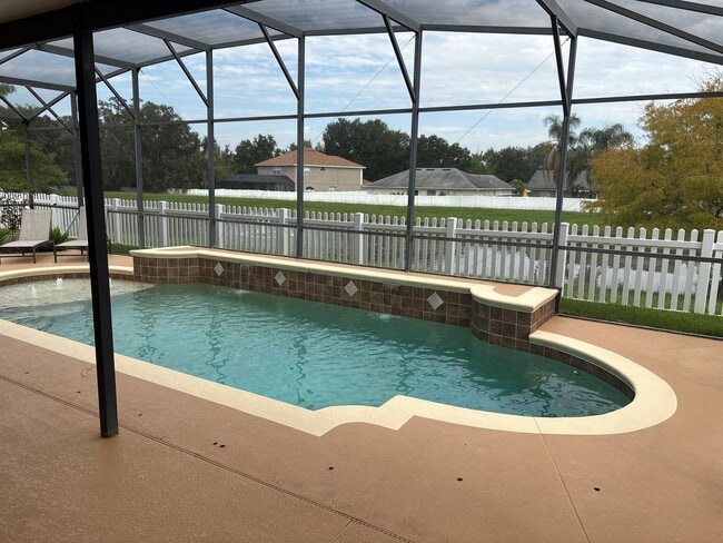 Photo - 353 Lake Amberleigh Dr